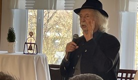 unverkennbar Jean Pütz beim Vortrag